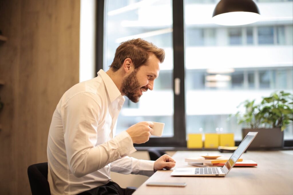 From Weekend Warrior to Tech Entrepreneur Your Complete Roadmap to Turning Your Tech Side Hustle into a Full-Time Career
