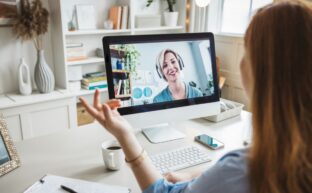 Online Life Coach Programs How to Choose the Right Training to Launch Your Coaching Career